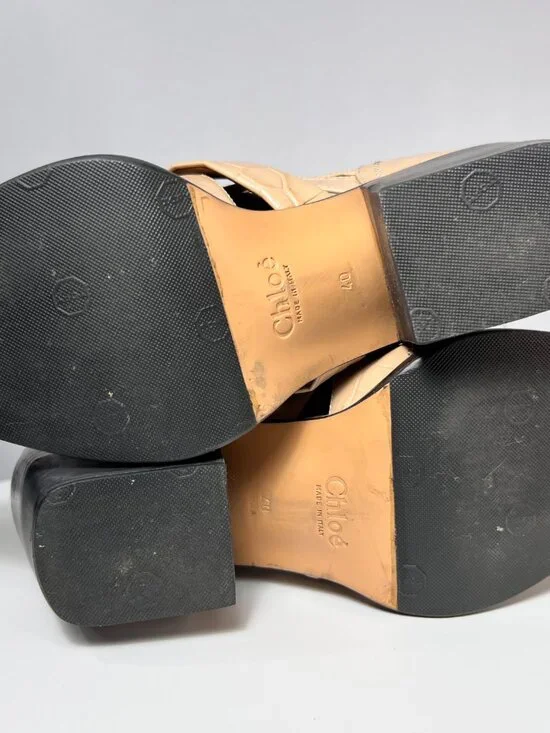 CHLOÉ Rylee Beige Crocodile-Embossed Leather Cutout Buckle Ankle Boots Sz 10USA - Picture 11 of 15